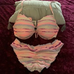 Bathing suit beautiful colors . Bought it and never wore it .